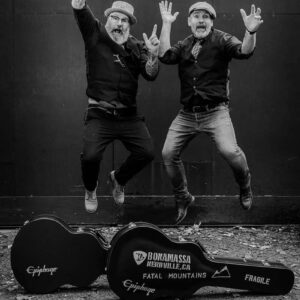 mannen springen in de lucht-Fatal Moutains, Duiven, Fotografie