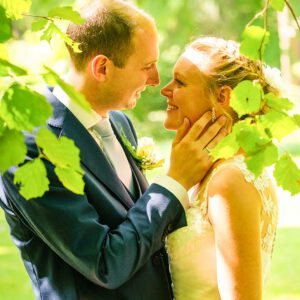 bruidspaar in het bos-fotografie-Arthur-van-Leeuwen