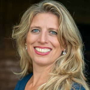 vrouw met blond haar- portretfotografie Arthur van Leeuwen, Duiven